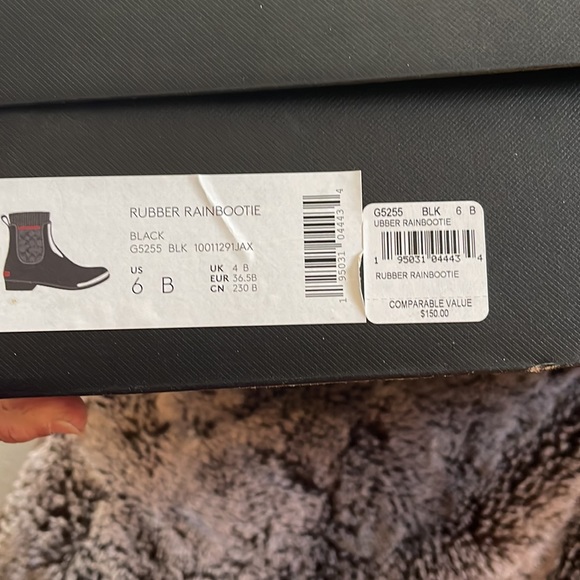 Never been worn , still in wrapping/box Coach rain boots - Picture 17 of 17